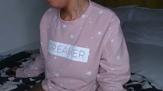 Bella_2025 Adlı Modelin Canlı XXX Sohbeti