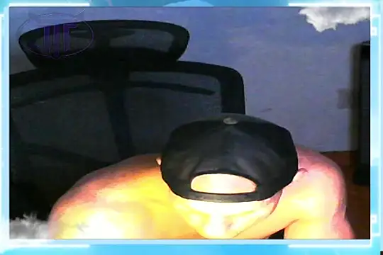 Pertunjukan Kamera Web JockNThirsty