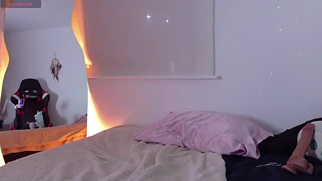 Lia_Tinez 现场XXX聊天