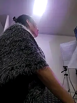 Chatroom XXX en direct de Shantey_Laurent