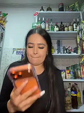 Pokazy przed kamerką – Sara_fun