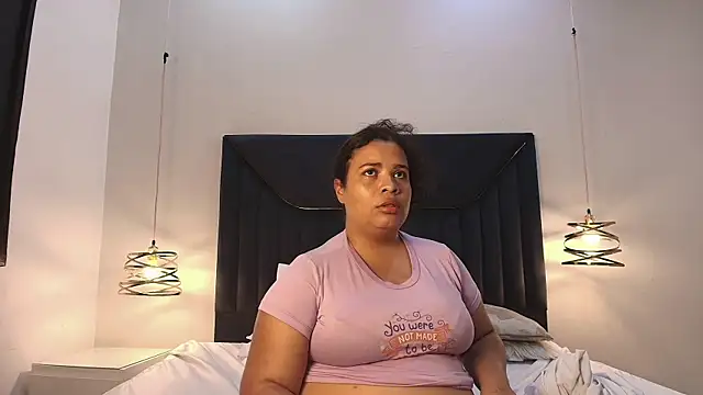 NaiaVelvet – webcam-show