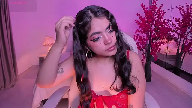 karlie_small Adlı Modelin Canlı XXX Sohbeti