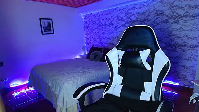 Онлайн чат XXX Camila_IRoose