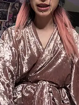 MissMidnightUK 网络视讯表演