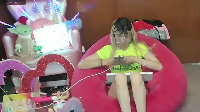 Skinygirl 网络视讯表演