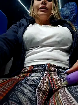 Chat +18 de Cata_city1106 ao vivo