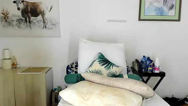 ConnieSmall24のライブXXXチャット