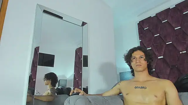 Chat XXX en directo de TonyBenedetti