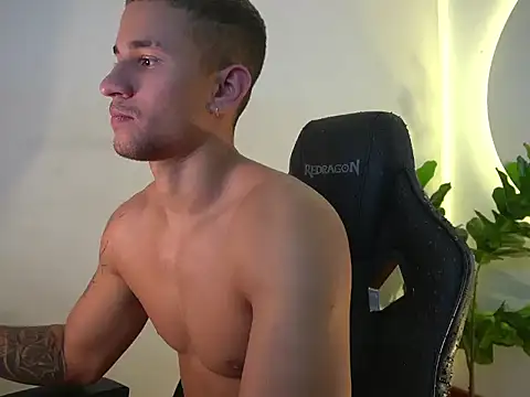 โชว์เว็บแคมของ Thin_tommy01