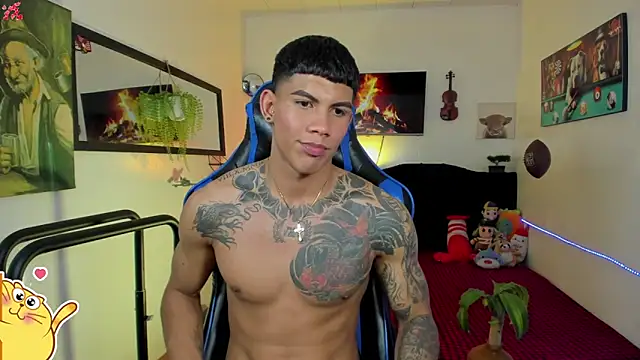 Damian_latinxxx Show in webcam