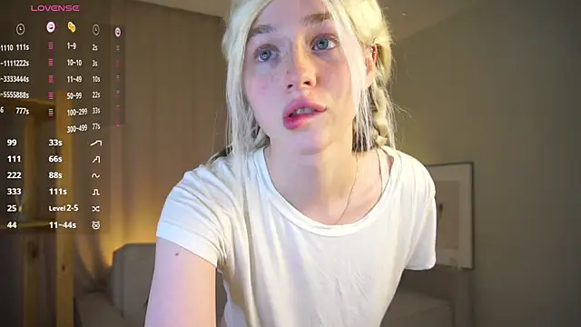 KittiLin: онлайн-секс-чат