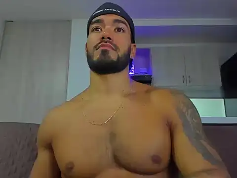 Show modela Alexander_Martines na web-kameri