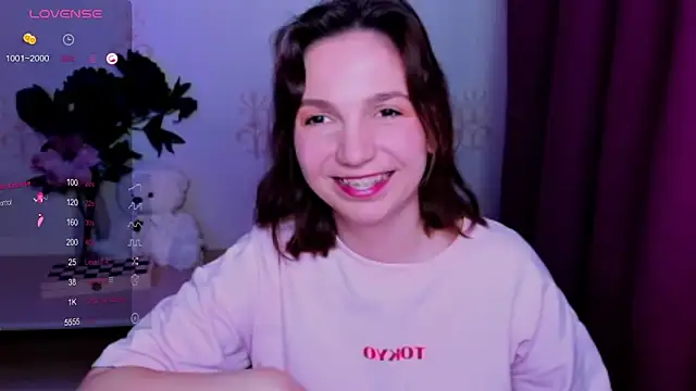 Czat XXX na żywo – KindHazelHere_