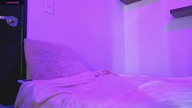 Miniadelf's Live XXX Chat