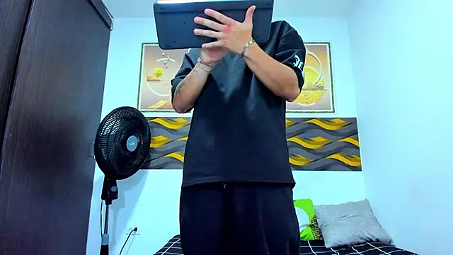 XXX chat uživo modela Leon_Hotx