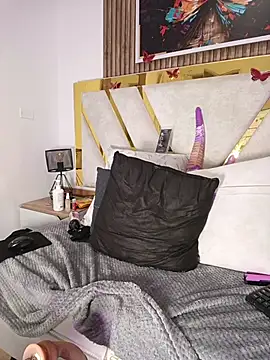 Luna_Naughty1 Chat XXX live