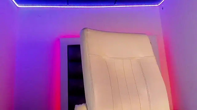 adhalee_js: онлайн-секс-чат