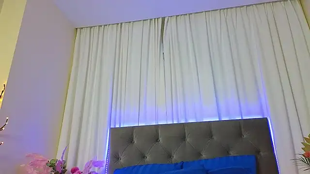 Ariana_Petite Chat XXX live