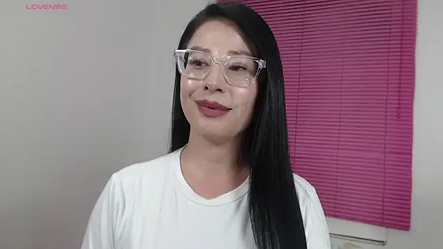 XXX chat uživo modela Emma_Hotkiss