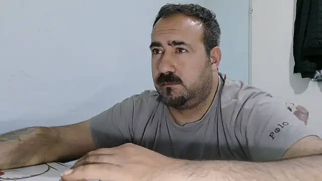 Chat +18 de mio_jaks ao vivo