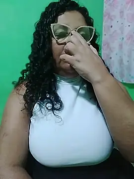 Amarantha25 élő XXX-chatje