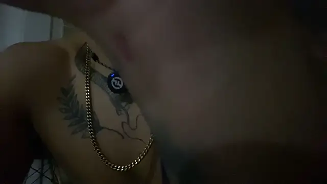 AlphaMasterXxx Adlı Modelin Canlı XXX Sohbeti