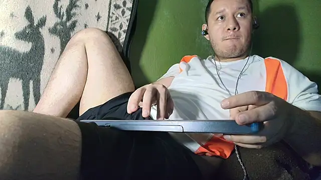 Pokazy przed kamerką – sweet_cock28