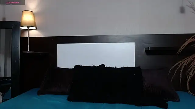 Liiamthompson: онлайн-секс-чат