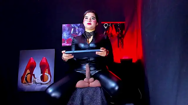 KiaraMuse's Live XXX Chat