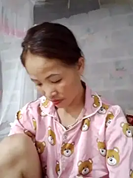 _Lyly_pussy_ 网络视讯表演