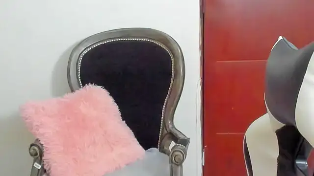 Chatroom XXX en direct de __Emma__11__Lecat_