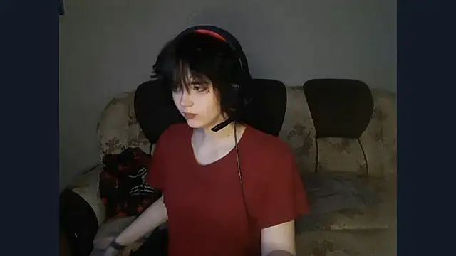 Show modela ShaynaLinley na web-kameri