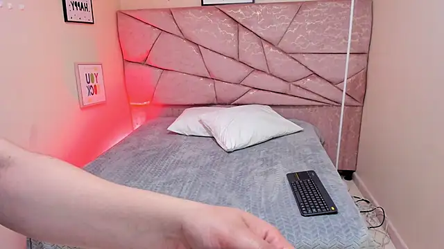 Show modela Nini_velle na web-kameri