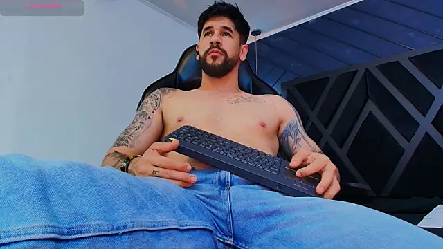 Вебкам-шоу Petesevans