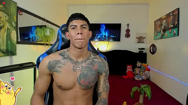 Pokazy przed kamerką – Damian_latinxxx