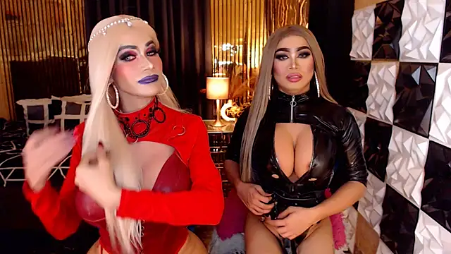 MonstrousCockDiva élő XXX-chatje