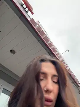 AleksandraRich: διαδικτυακό σόου στην κάμερα