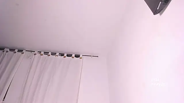 Sweet_poetryy – Live XXX-chat