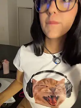 HinaSweet – Naživo XXX chat