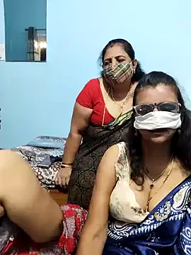 Pokazy przed kamerką – Kannadasexywifes