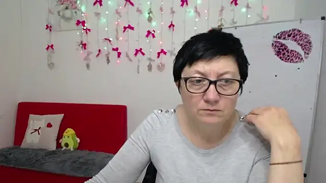 EmilyL0ve's Live XXX Chat