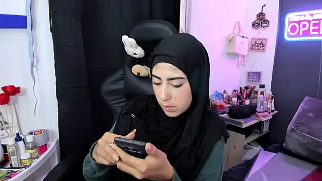 chaymae_nah_'s Live XXX Chat