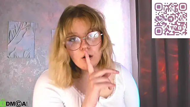 luna_c0ra live XXX chat