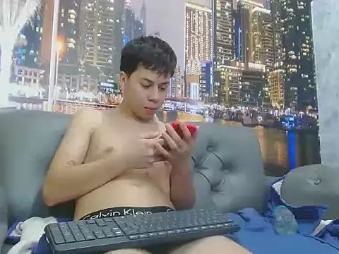 santiago_xxxcol Pertunjukan Webcam