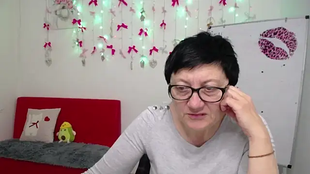 EmilyL0ve's Live XXX Chat