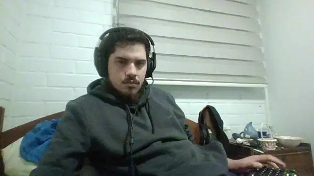 hung_weeb Pertunjukan Webcam