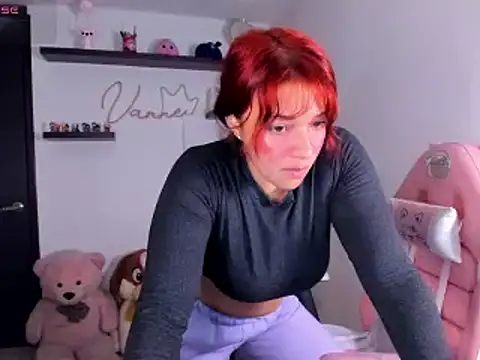 Vannessa__Shy Adlı Modelin Canlı XXX Sohbeti