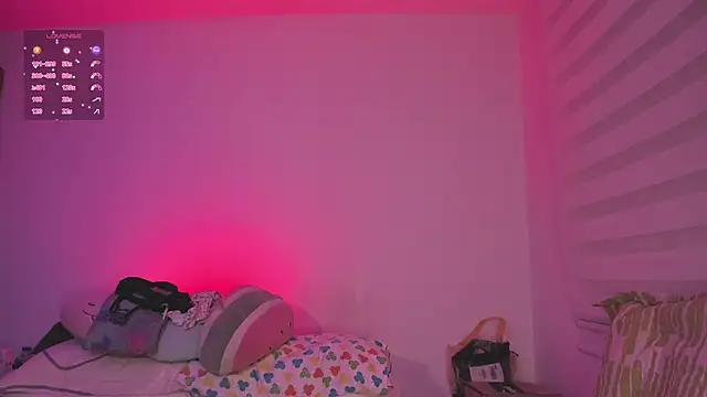 K2xxKrawl Adlı Modelin Canlı XXX Sohbeti