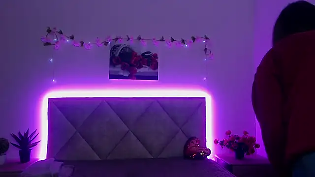 MavkaCute লাইভ XXX চ্যাট